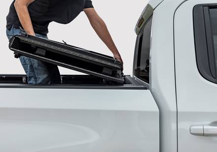 lomax-professional-series-tonneau-cover-removal